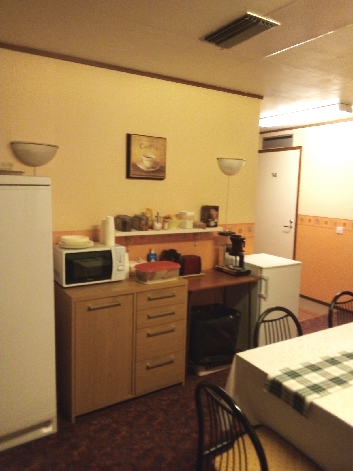 Hotellikerroksen pienkeittiö